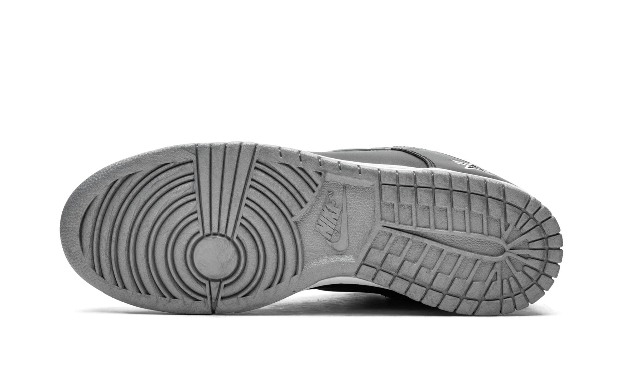 Nike SB Dunk Low x "Supreme - Jewel Swoosh Silver/Black"