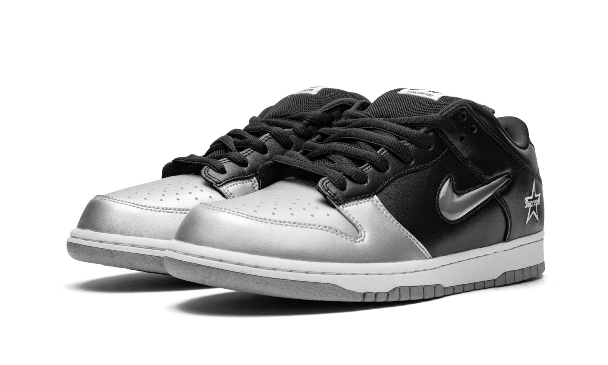 Nike SB Dunk Low x "Supreme - Jewel Swoosh Silver/Black"