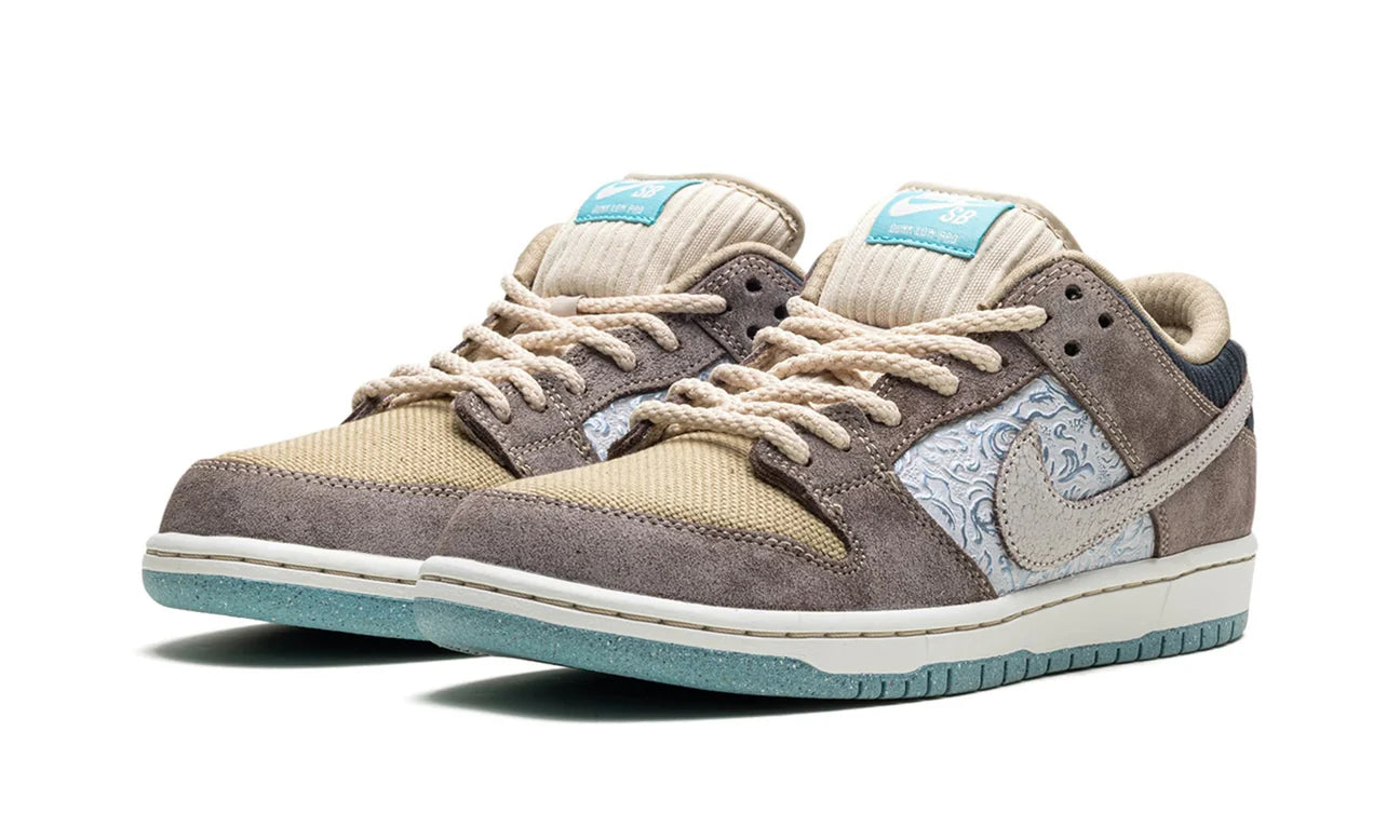 Nike SB Dunk Low "Big Money Savings"