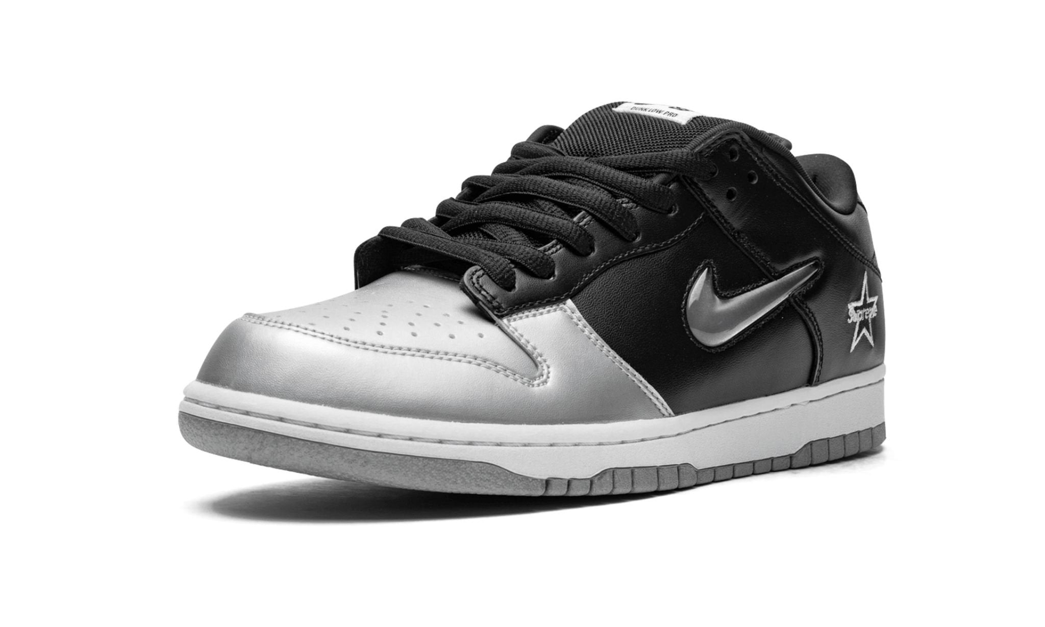 Nike SB Dunk Low x "Supreme - Jewel Swoosh Silver/Black"